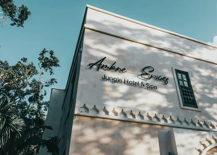 Ambre & Epices Jungle & Hotel 4*